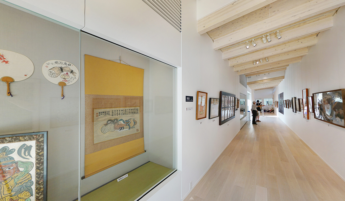 美術館の主な展示品の様子